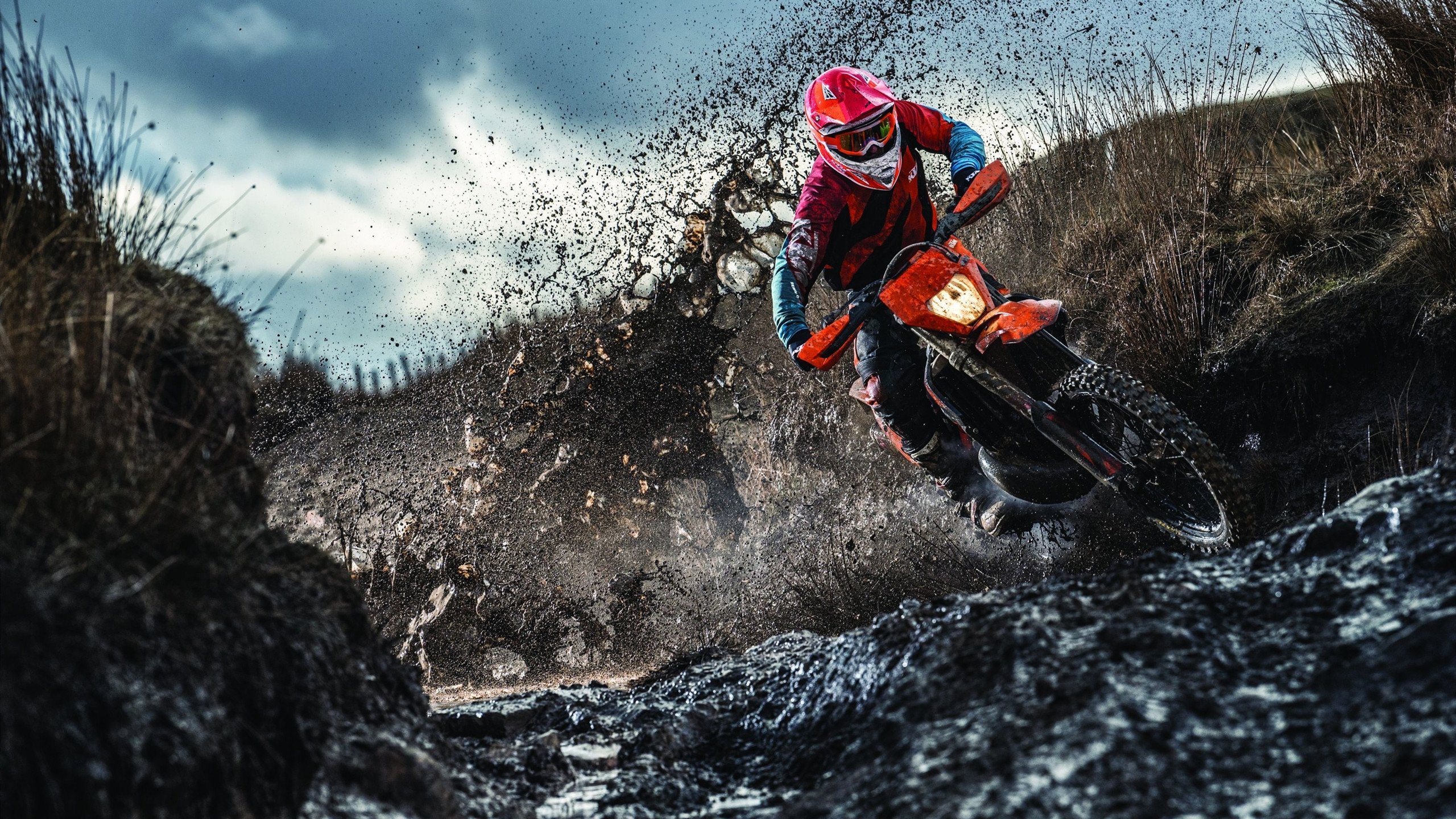 赛道上的终局之王,阿坎吉末节接管F1年度争冠之夜